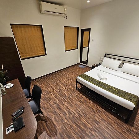 Hotel Kumkum Mumbai Exterior foto