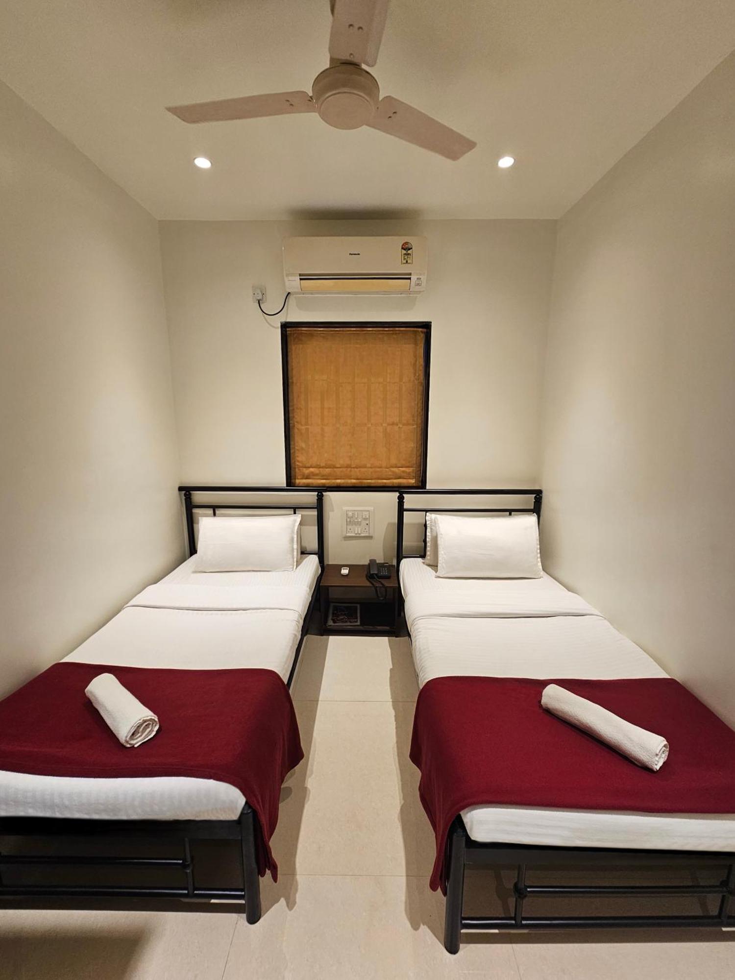 Hotel Kumkum Mumbai Exterior foto