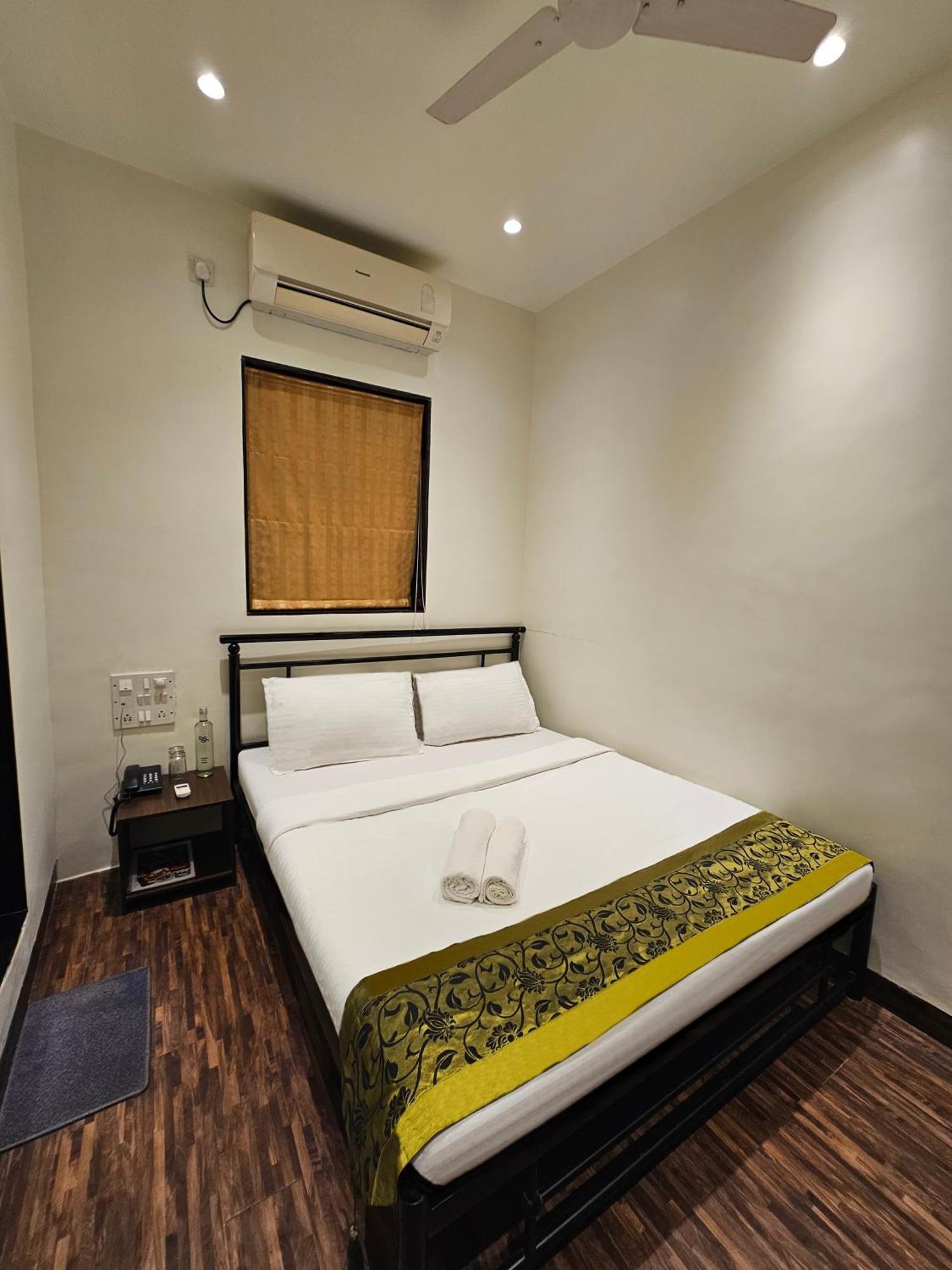 Hotel Kumkum Mumbai Exterior foto